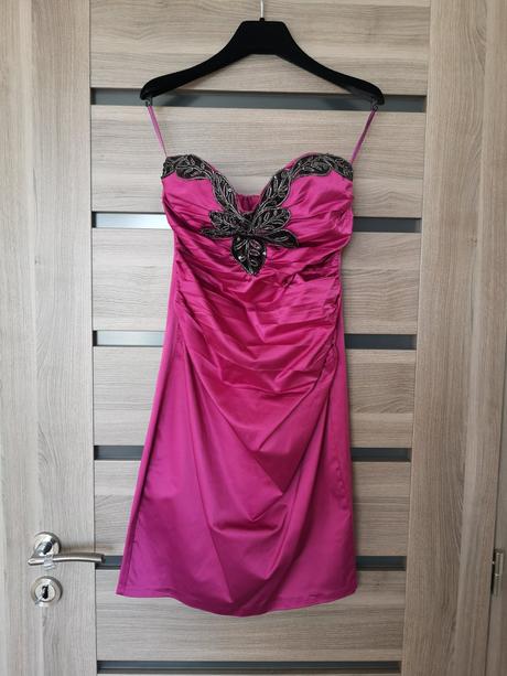 Saténové cyklamenové šaty, 38