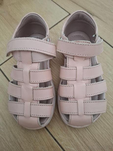 Sandálky, lasocki,24