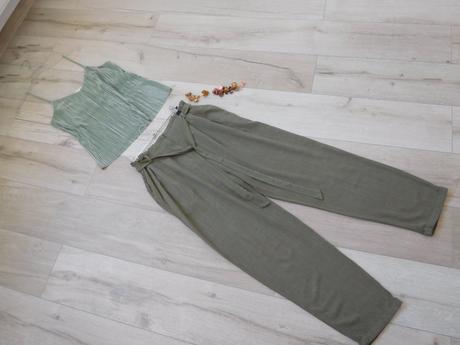 H&m  top zelenkavý pružný-s/m,, h&m,s