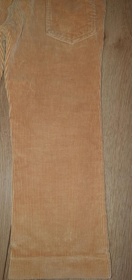 Hnedé nohavice na traky, 110