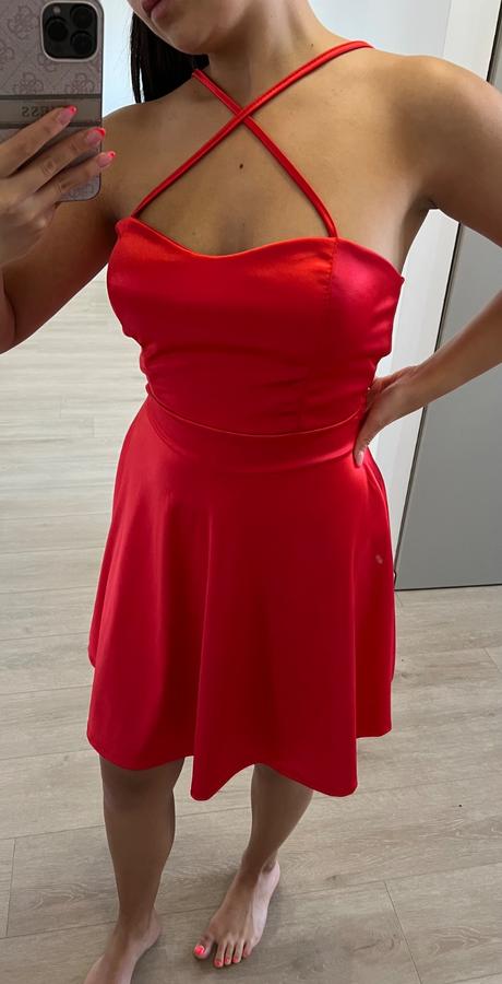 Červenè šaty, s
