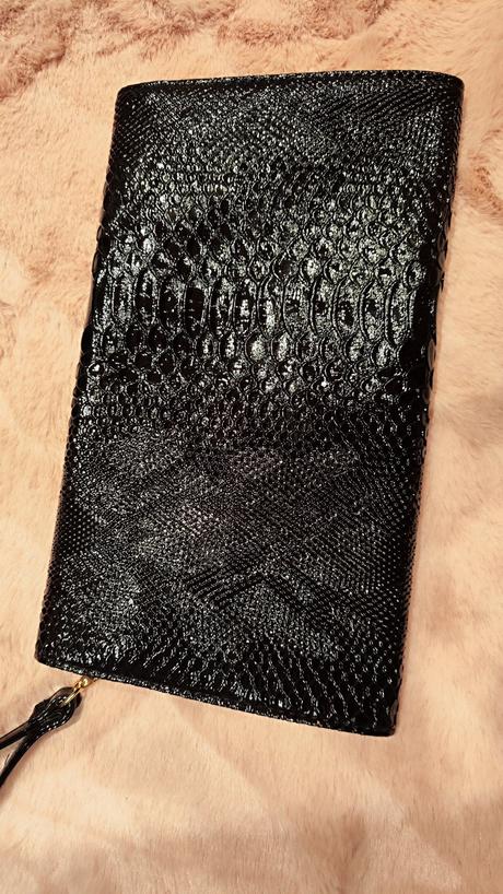 Lesklá listová kabelka,