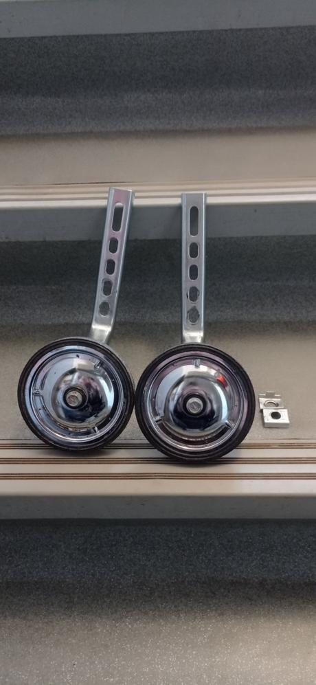 Pomocné kolieska, 12