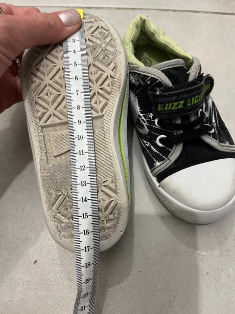 Tenisky buzz lightyear, 27