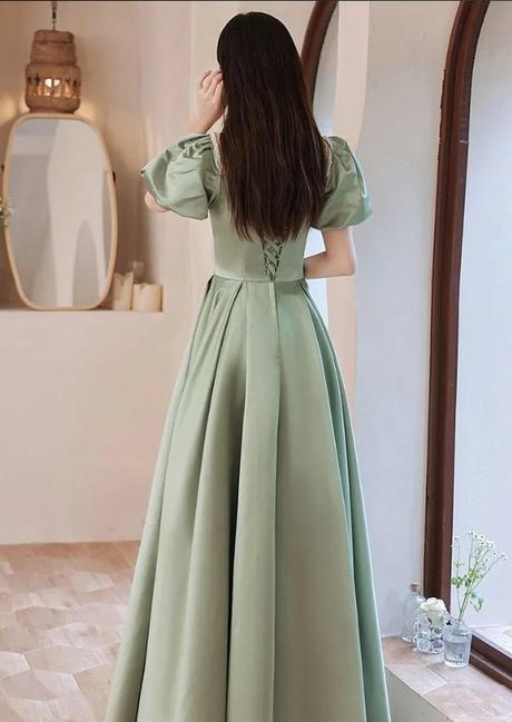 Dlhé večerné saténové šaty so šnurovačkou s-xs, s