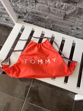 Tommy hilfiger v.s, tommy hilfiger,s