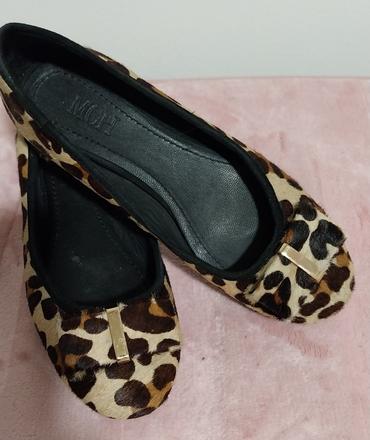 Baleríny s zvieracím vzorom a kovovou sponou, 36