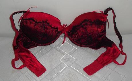 Sexy cervena podprsenka, 75c