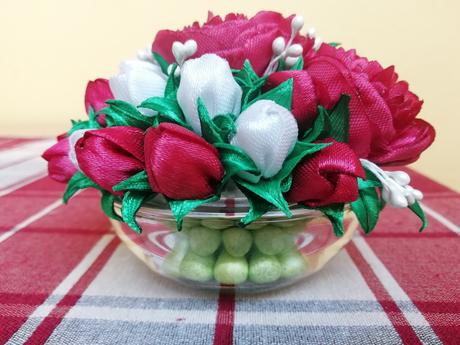 Pivonky a púčiky v aranžmáne, 