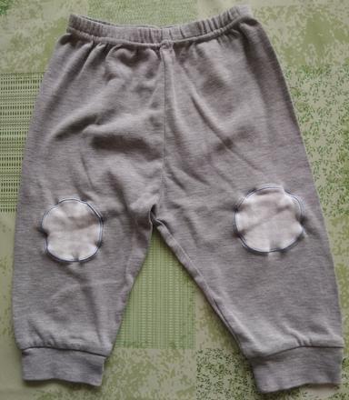 Svetlo sivé tepláčiky, kruhy na kolenách, 80-86 cm, 86