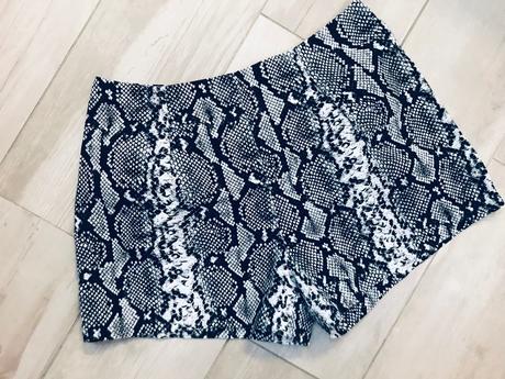 Kraťasy s hadím vzorom, river island,40