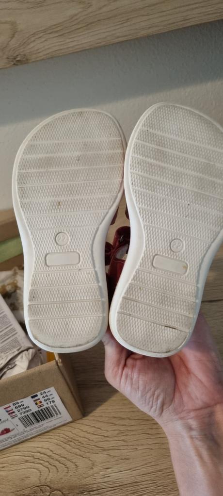 Sandalky, lasocki,22