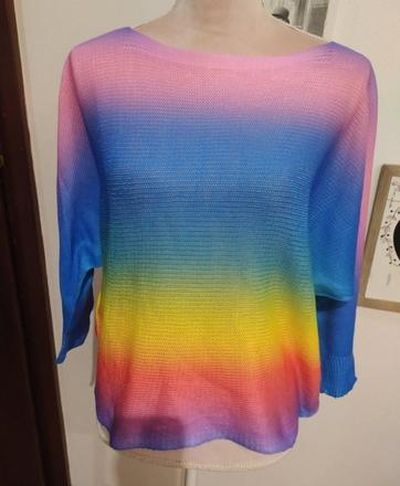 Dúhový svetrík,
