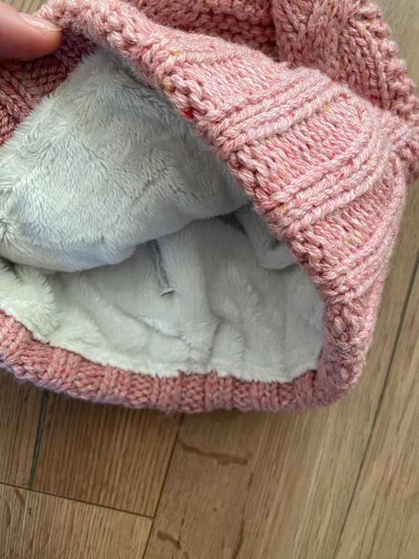 Zateplena ciapka superdry, superdry