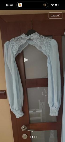 Kde nájsť rukávy k šatám v bielej či modrej?