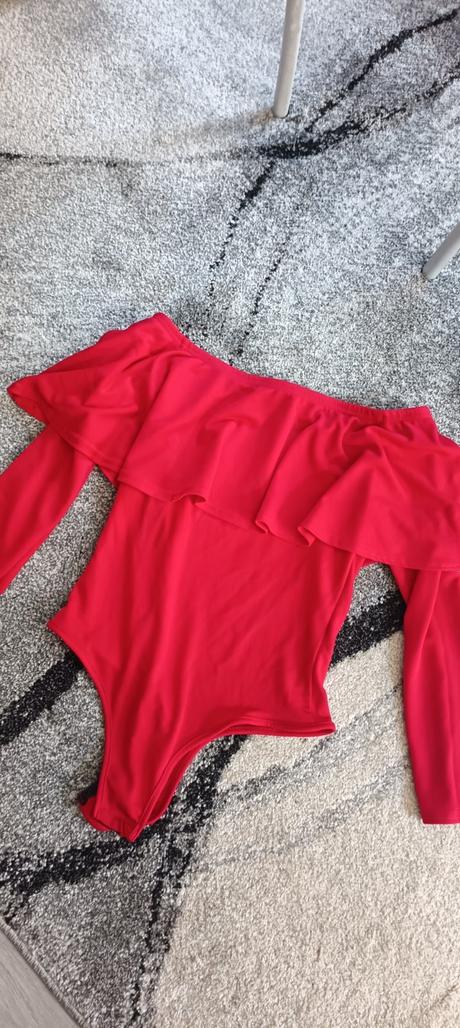 Romantické body s volánom, m
