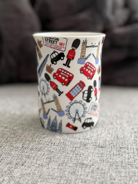 Porcelánový hrnček london, 