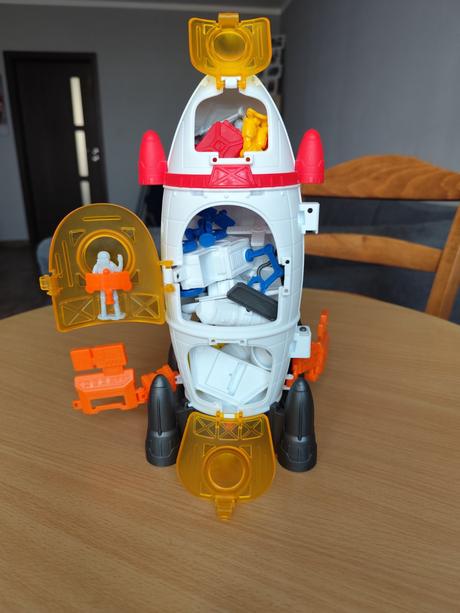 Hracia vesmírna raketa s figúrkami, 