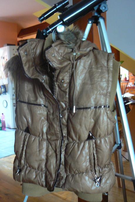 Vesta podšitá teplou kožušinkou, 176