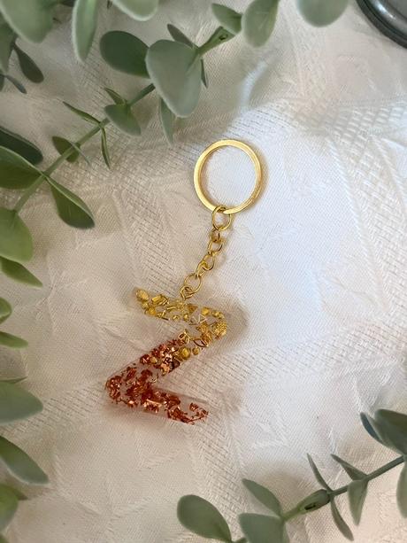 Ručne vyrobené živicové kľúčenky, 