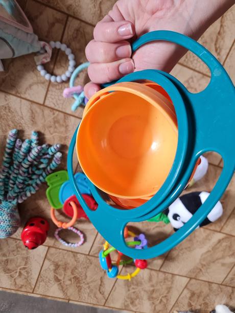 Hrkálky a hračky na kočík,