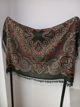 Zelená vlnená šatka so vzorom 84x84 cm, 