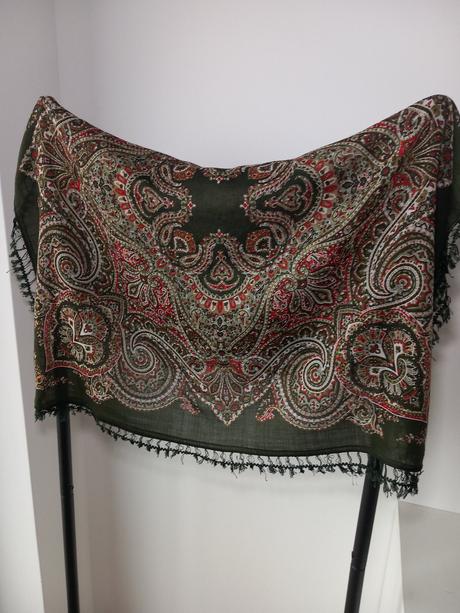 Zelená vlnená šatka so vzorom 84x84 cm, 