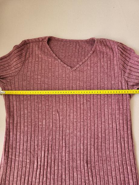 Krasny predlzeny svetrik, l