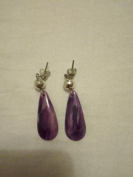 Fialové náušnice slzičky so vzorom ako nové,