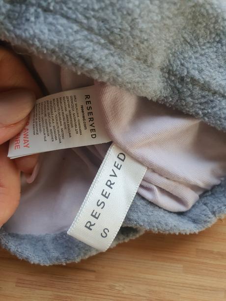 Tepla kukla, reserved,104