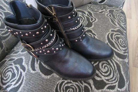 Nove cierne cizmicky, 36