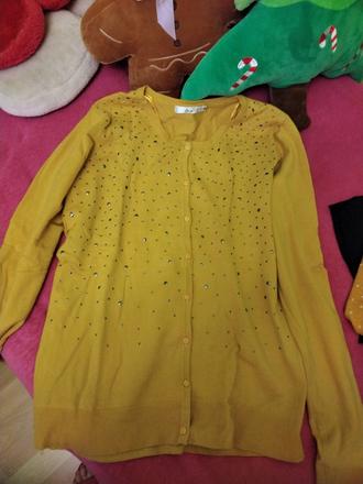 Sveter s aplikaciou, 42