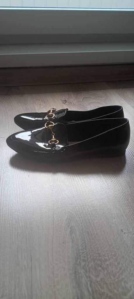 Čierne topánky, 37