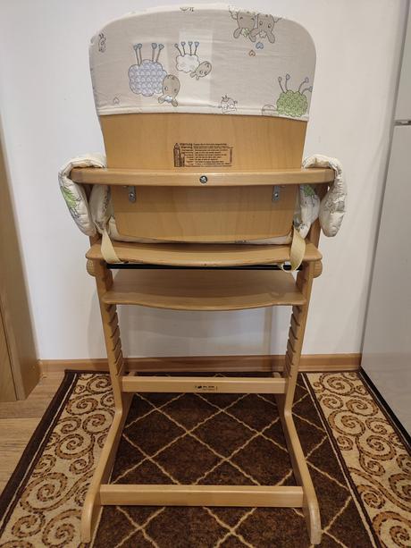 Rastúca drevená stolička geuther,