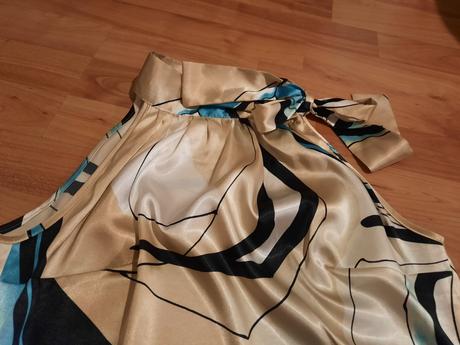 Zaujímavá blúzka(top), s