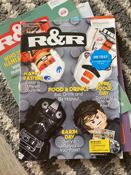 Časopisy r&r, karty a cd, 