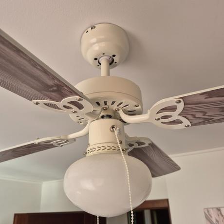 Stropný ventilátor s osvetlením biely, 