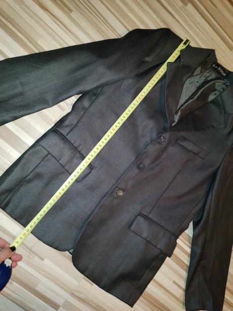 Chlapčenské sako, 146