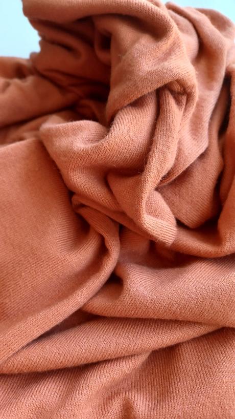 Šaty s perlami na ramenách, xs