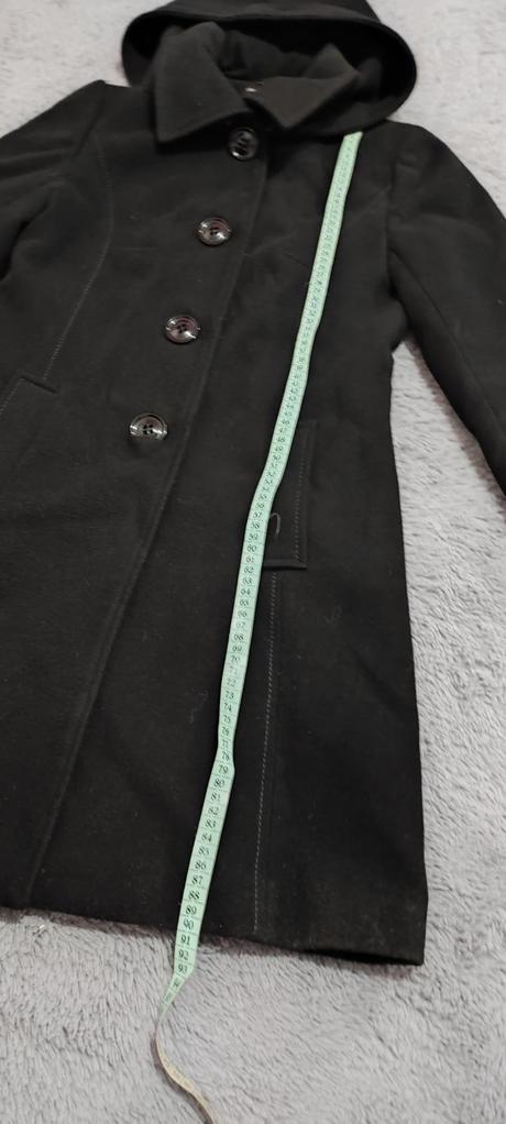 Dlhý čierny elegantný kabát, 36