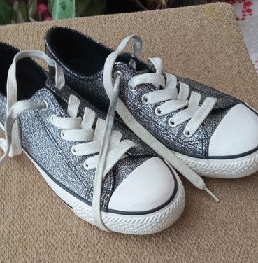 Strieborne tenisky, 37