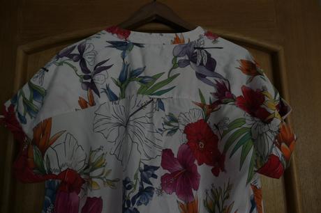 Gant krasne letne, vzdusne, pestrofarebne saty uni, gant