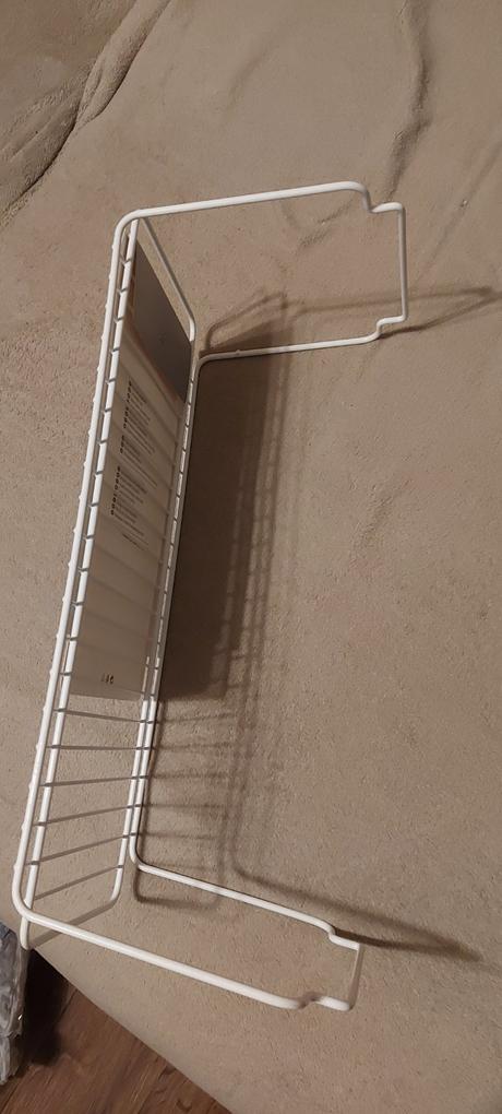 Polička na úsporu miesta, 