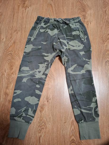 Tepláky(teplákove nohavice) 140 až 146, 140