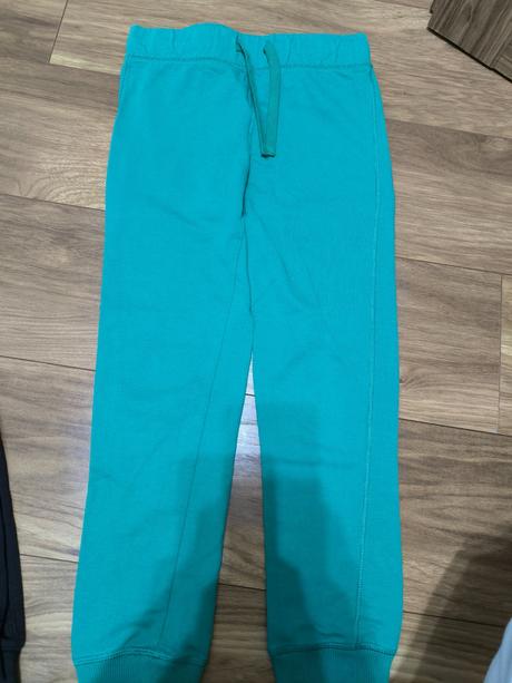 Benetton tepláky 134, benetton,134