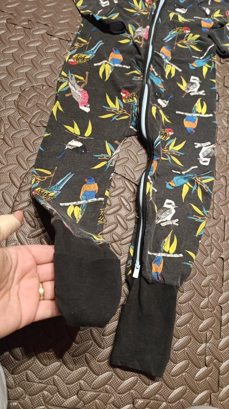 Pyžamo overal na spanie, 98