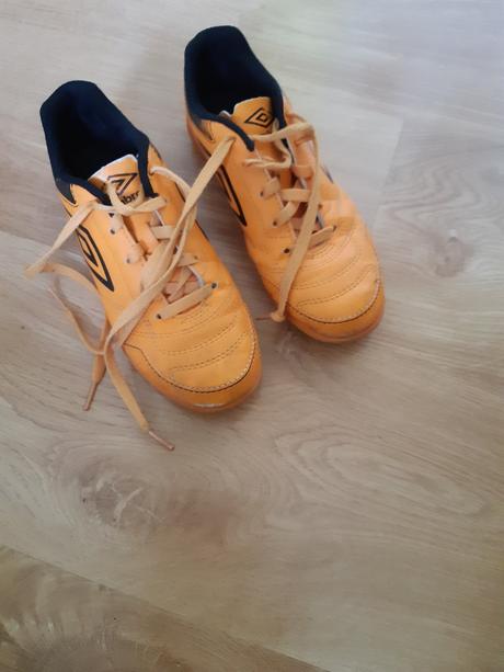 Oranžové halovky, umbro,35