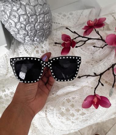 Vybíjané slnečné okuliare, 