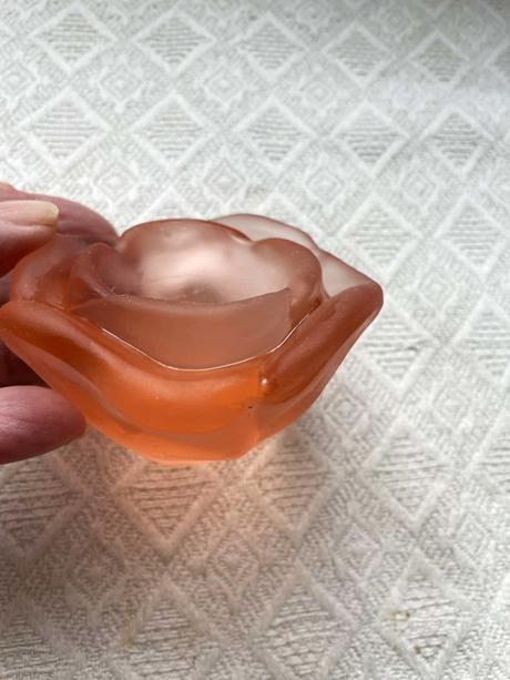 Svietnik z ľadového skla, 