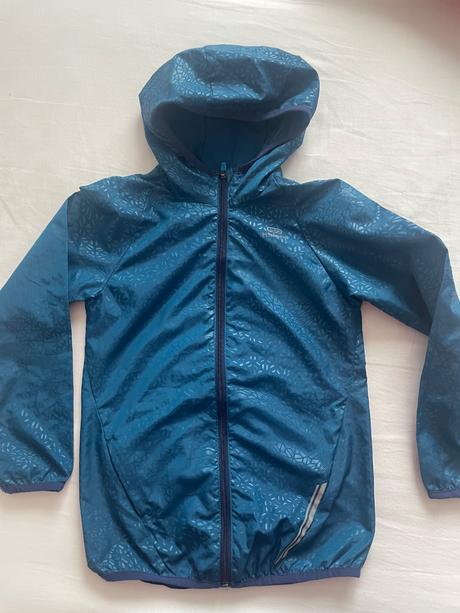 Vetruodolná bunda, decathlon,128
